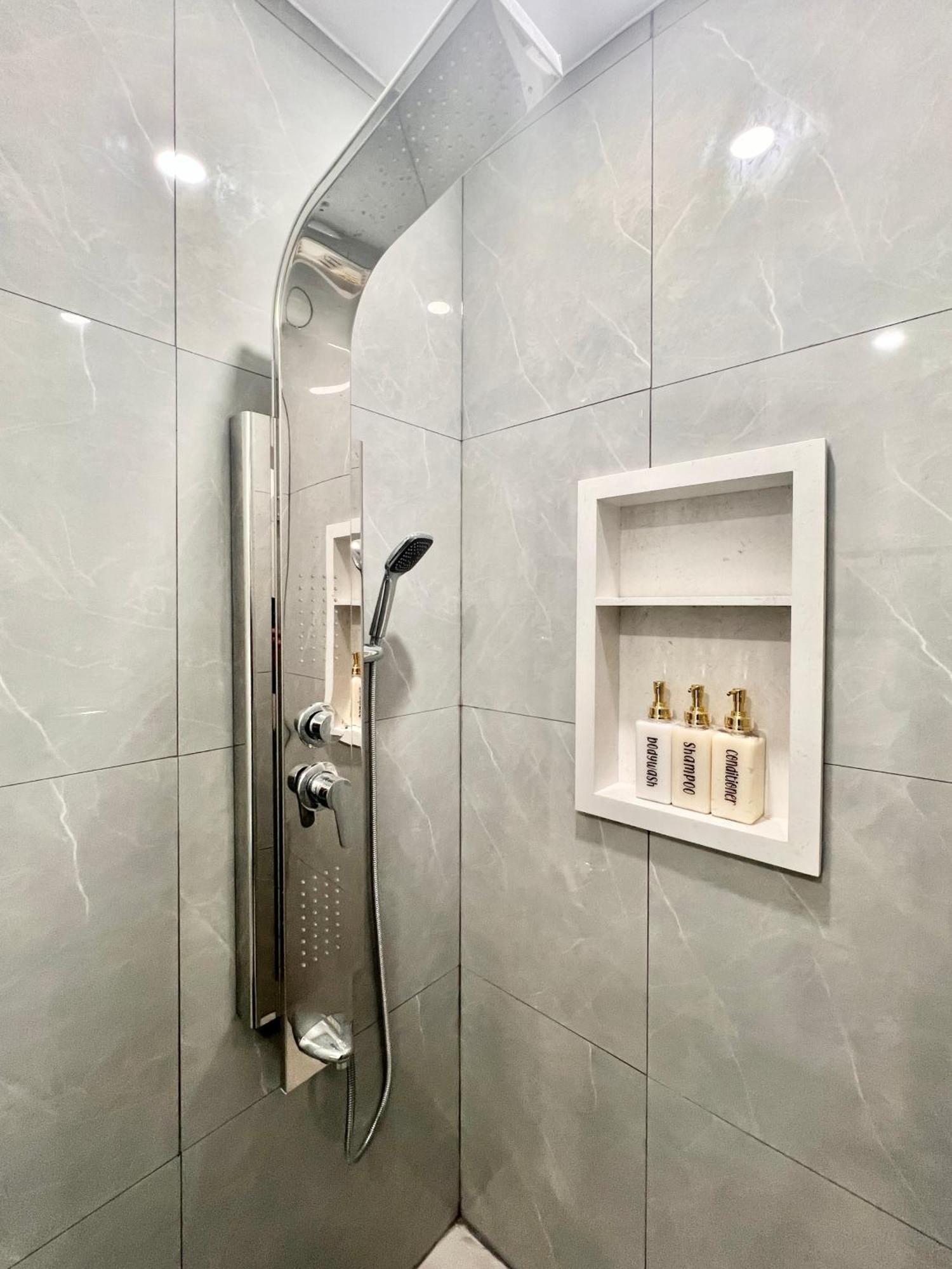 Upgraded Rooms With Bath 7-Min To Subway Near Downsview Rogers Stadium Toronto Ngoại thất bức ảnh