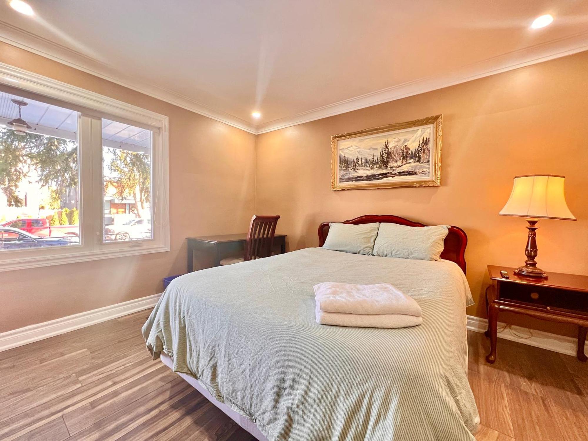 Upgraded Rooms With Bath 7-Min To Subway Near Downsview Rogers Stadium Toronto Ngoại thất bức ảnh